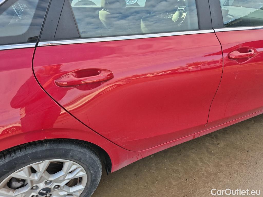  KIA  Cee'd KIA Ceed / 2021 / 5P / berlina con portón 1.0 T-GDi 74kW (100CV) Drive #14