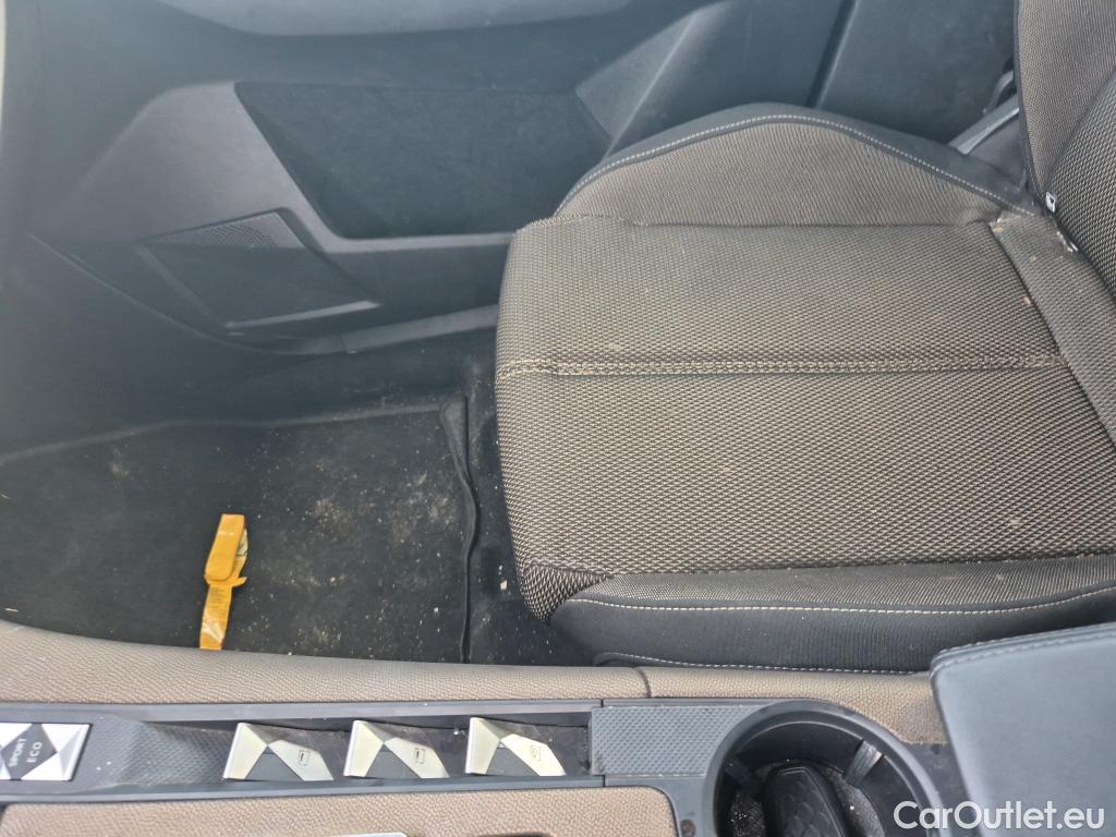  DS  DS7 DS DS 7 Crossback / 2017 / 5P / todoterreno BlueHDi DE 96kW (130CV) Auto. CHIC (AC) #28