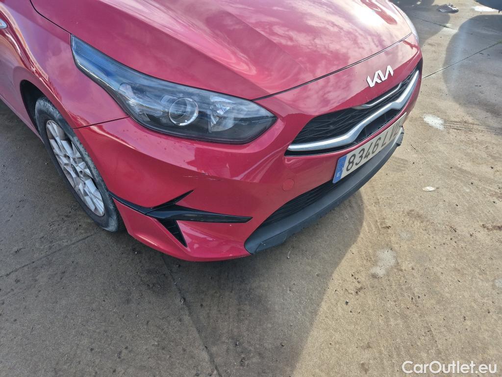  KIA  Cee'd KIA Ceed / 2021 / 5P / berlina con portón 1.0 T-GDi 74kW (100CV) Drive #9