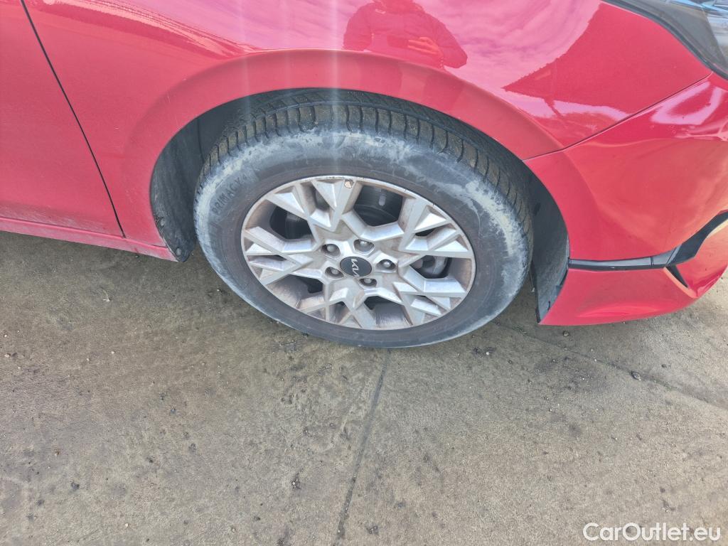  KIA  Cee'd KIA Ceed / 2021 / 5P / berlina con portón 1.0 T-GDi 74kW (100CV) Drive #24