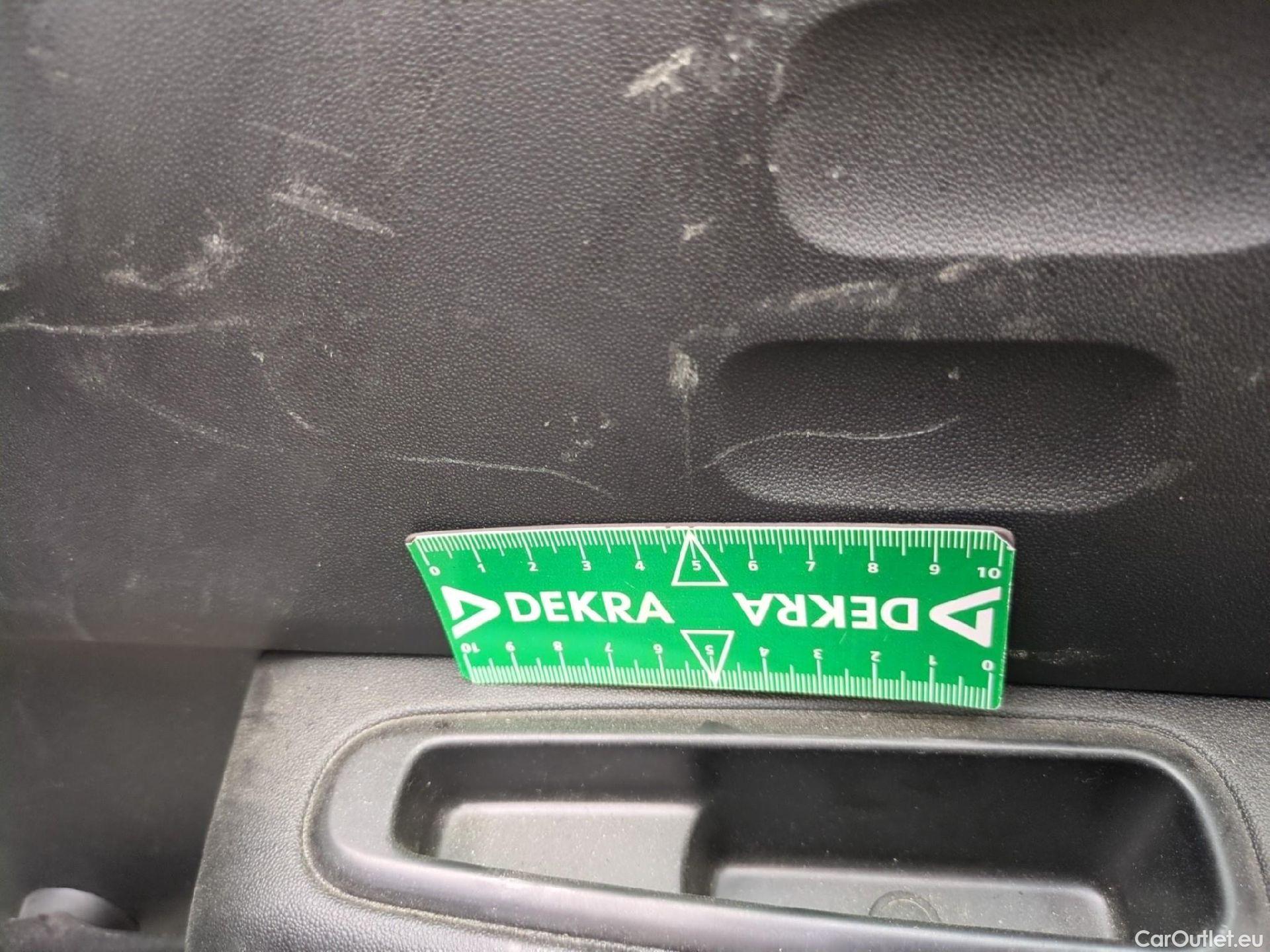  Citroen  C3  Société Feel 1.5 BlueHDI 100CV BVM6 E6d #10