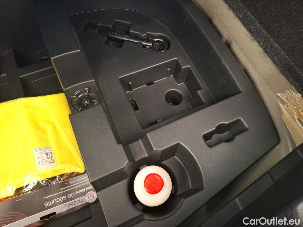  Nissan  Juke NISSAN  / 2019 / 5P / Crossover DIG-T 114 BVM6 Acenta #3