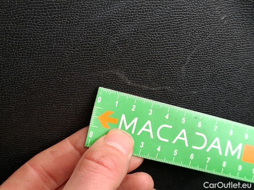  Peugeot  3008 PEUGEOT  / 2020 / 5P / SUV 1.6 HYBRID 225 E-EAT8 Allure Pack #46