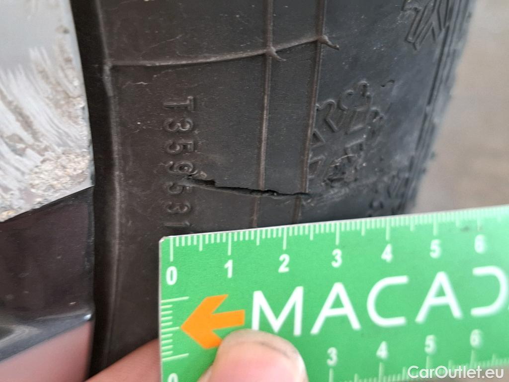  Peugeot  3008 PEUGEOT  / 2020 / 5P / SUV 1.6 HYBRID 225 E-EAT8 Allure Pack #12