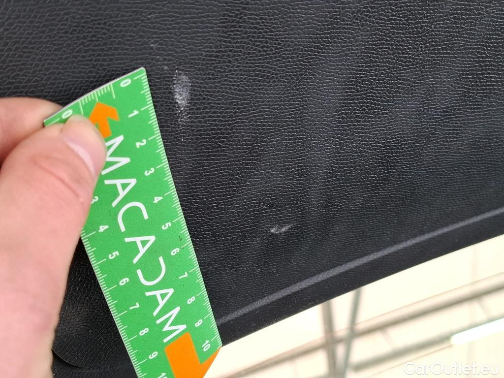  Peugeot  3008 PEUGEOT  / 2020 / 5P / SUV 1.6 HYBRID 225 E-EAT8 Allure Pack #35