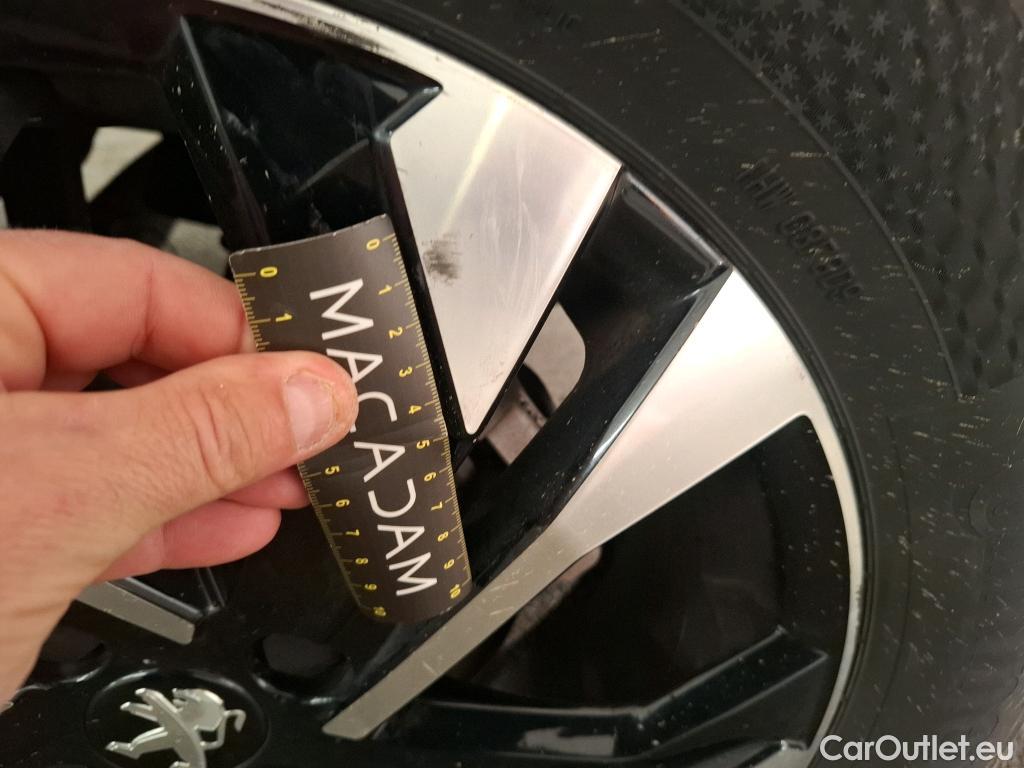  Peugeot  2008  Allure Business 1.2 PureTech 130CV BVA8 E6d #22