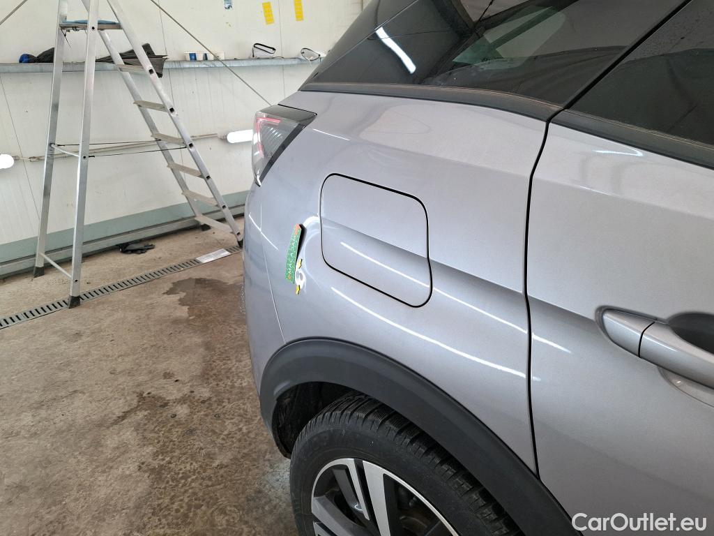  Peugeot  3008 PEUGEOT  / 2020 / 5P / SUV 1.6 HYBRID 225 E-EAT8 Allure Pack #47