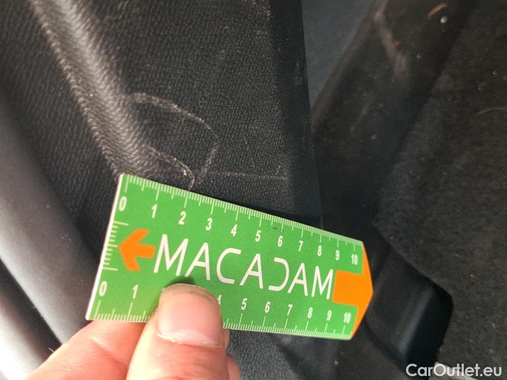  Peugeot  3008 PEUGEOT  / 2020 / 5P / SUV 1.6 HYBRID 225 E-EAT8 Allure Pack #40