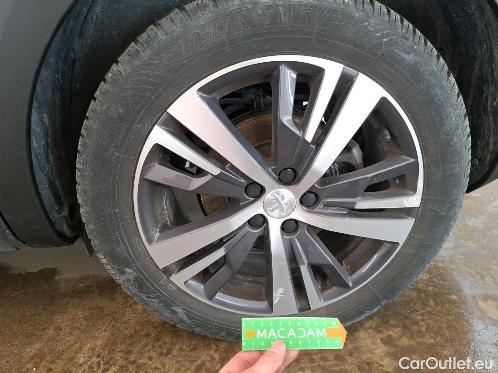  Peugeot  3008 PEUGEOT  / 2020 / 5P / SUV 1.6 HYBRID 225 E-EAT8 Allure Pack #27