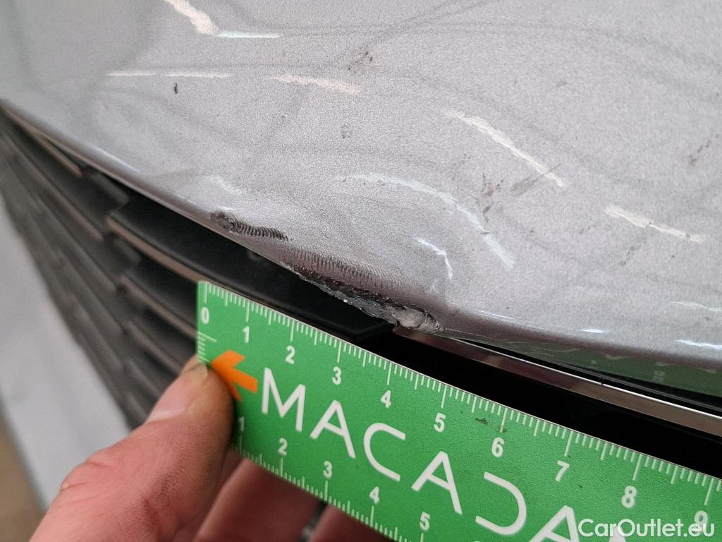  Peugeot  3008 PEUGEOT  / 2020 / 5P / SUV 1.6 HYBRID 225 E-EAT8 Allure Pack #4