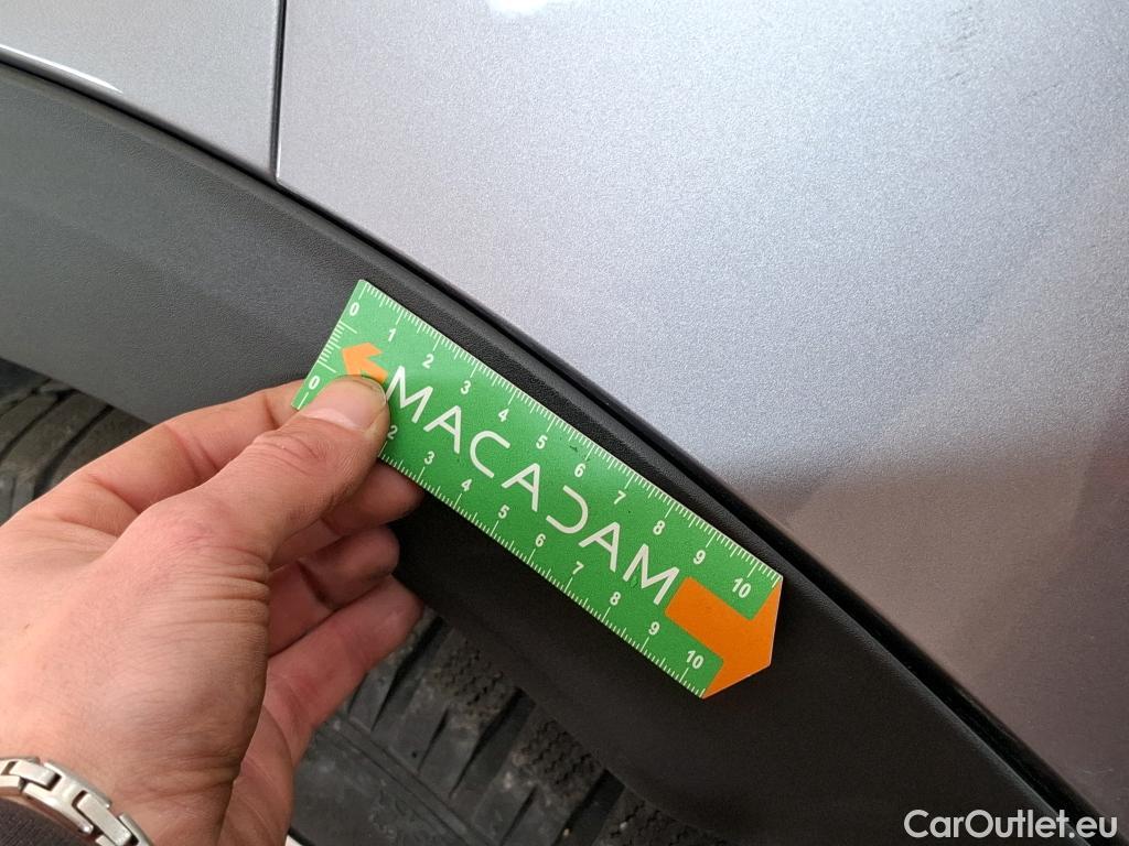  Peugeot  3008 PEUGEOT  / 2020 / 5P / SUV 1.6 HYBRID 225 E-EAT8 Allure Pack #53