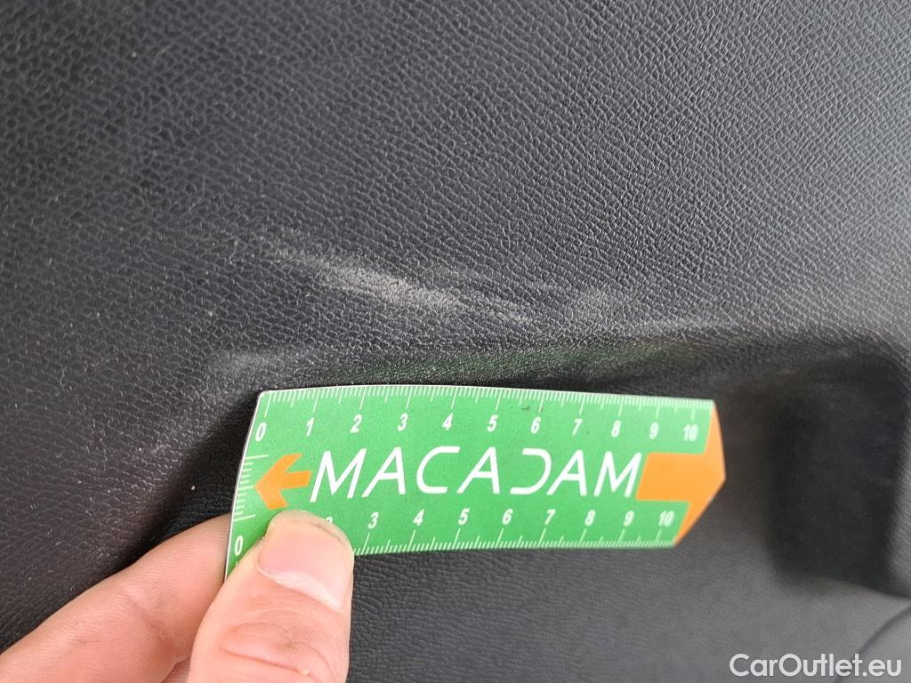  Peugeot  3008 PEUGEOT  / 2020 / 5P / SUV 1.6 HYBRID 225 E-EAT8 Allure Pack #34