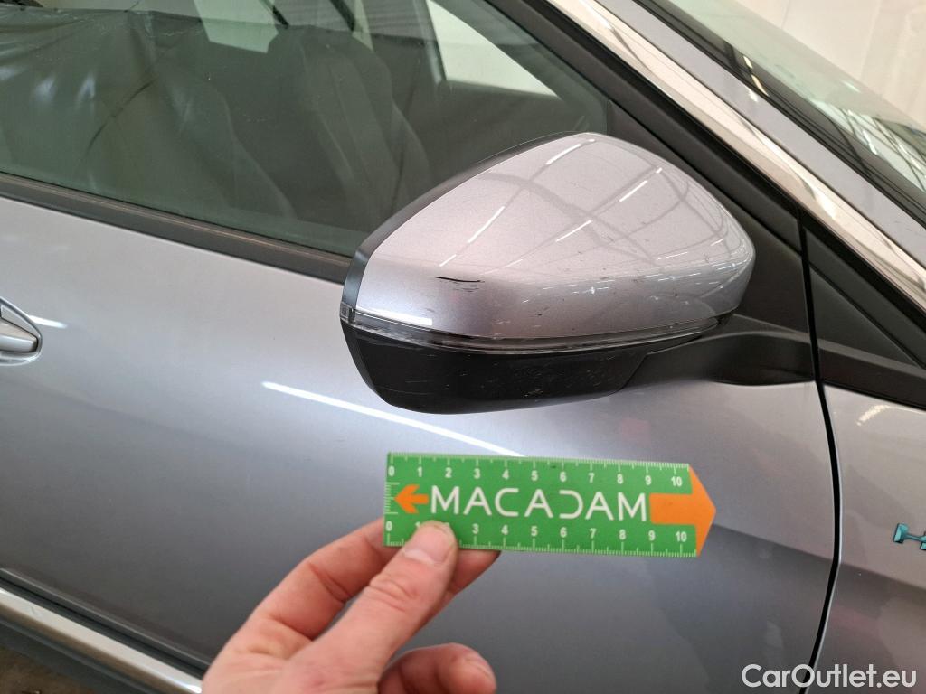  Peugeot  3008 PEUGEOT  / 2020 / 5P / SUV 1.6 HYBRID 225 E-EAT8 Allure Pack #61