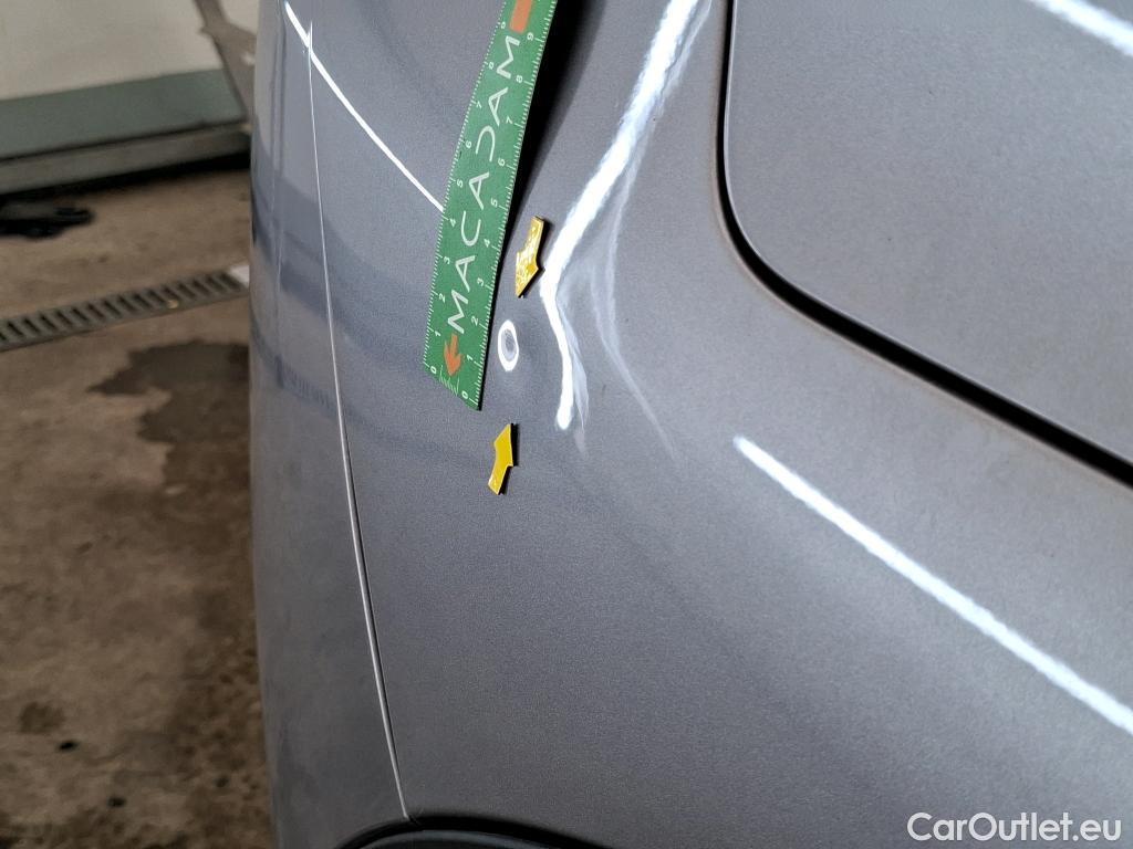  Peugeot  3008 PEUGEOT  / 2020 / 5P / SUV 1.6 HYBRID 225 E-EAT8 Allure Pack #48