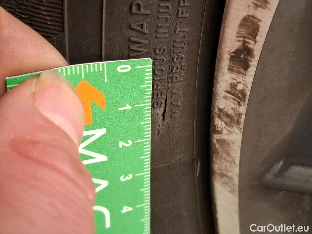  Peugeot  3008 PEUGEOT  / 2020 / 5P / SUV 1.6 HYBRID 225 E-EAT8 Allure Pack #10