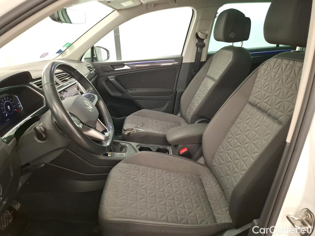  Volkswagen  Tiguan VOLKSWAGEN  / 2020 / 5P / SUV 1.4 eHybrid 245 DSG6 Life Business #17