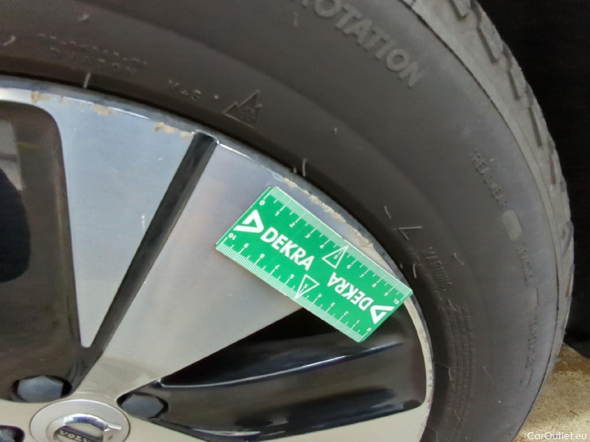  Volvo  XC 40 VOLVO XC40 / 2022 / 5P / SUV Recharge T4 211 DCT7 Start #4