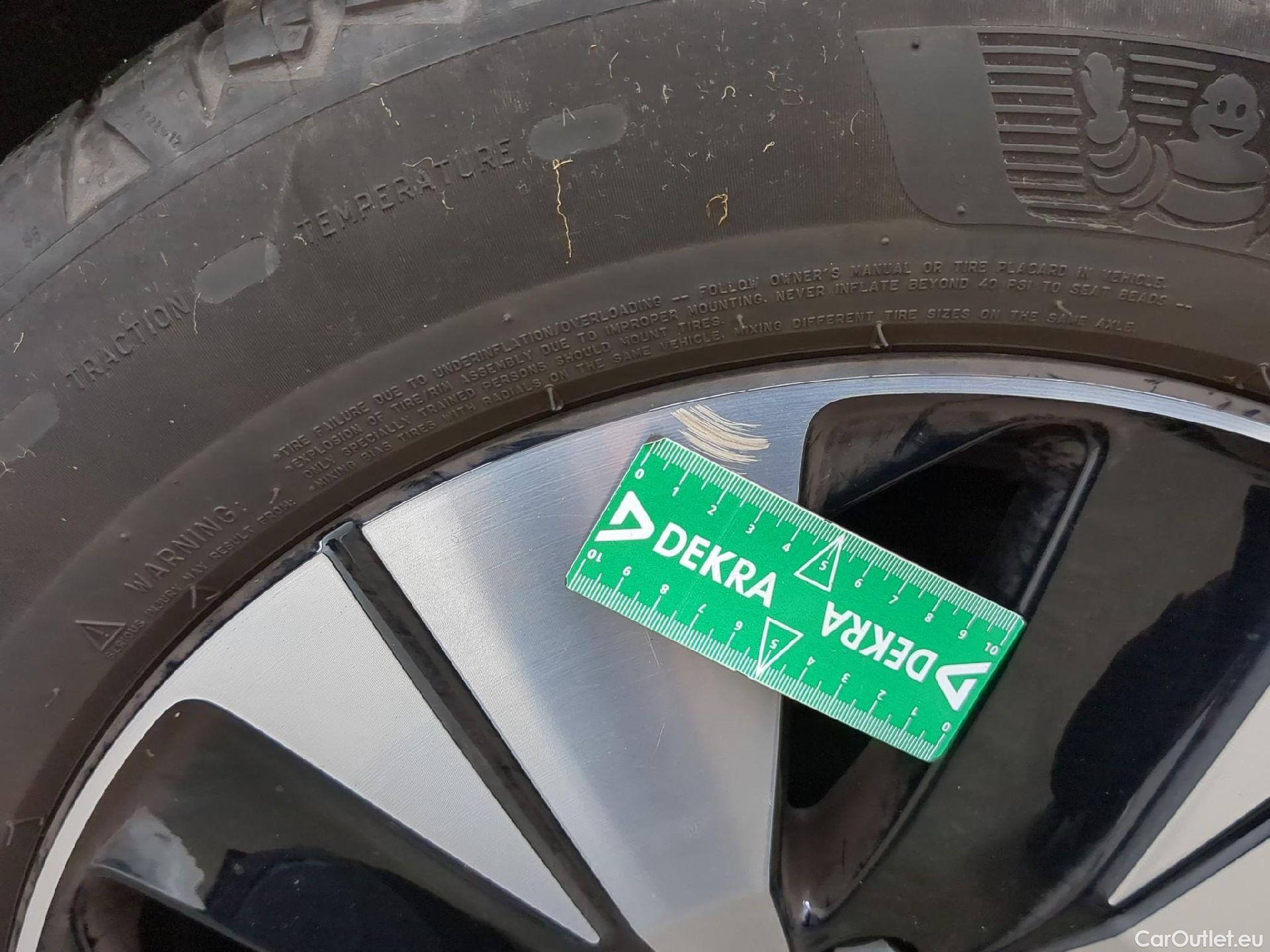  Volvo  XC 40 VOLVO XC40 / 2022 / 5P / SUV Recharge T4 211 DCT7 Start #11