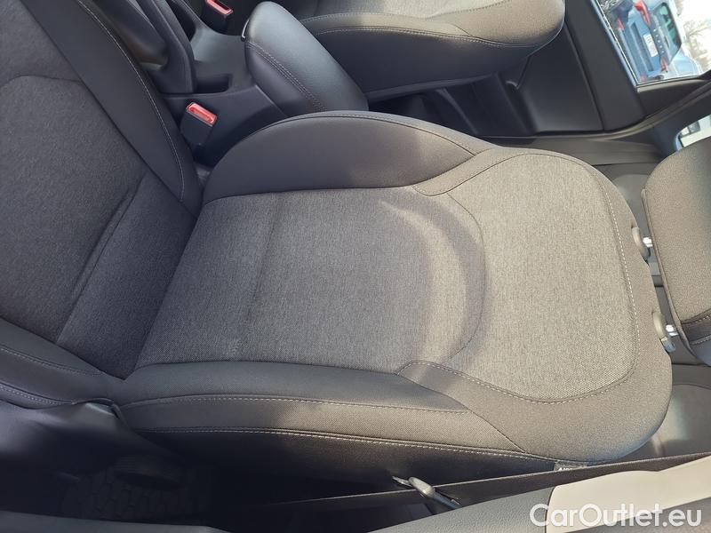  Hyundai  i30  (PD)(01.2017  ->)  kom.1.5TGDI FamilySmart AT #7