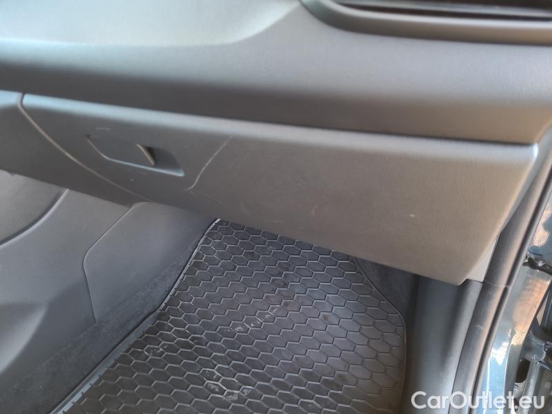  Hyundai  i30  (PD)(01.2017  ->)  kom.1.5TGDI FamilySmart AT #16