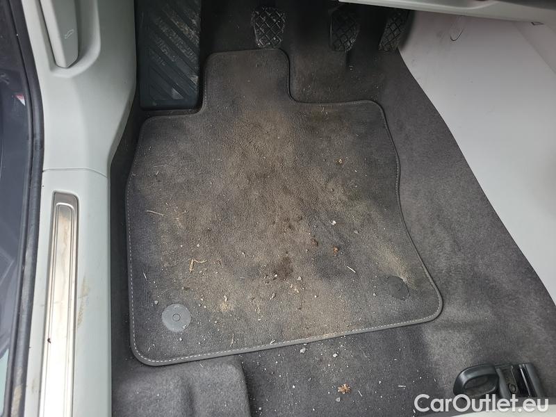  Volkswagen  Passat  Variant (CB5) (2019) Pas.Var.2.0TDI 110 Elegance #8