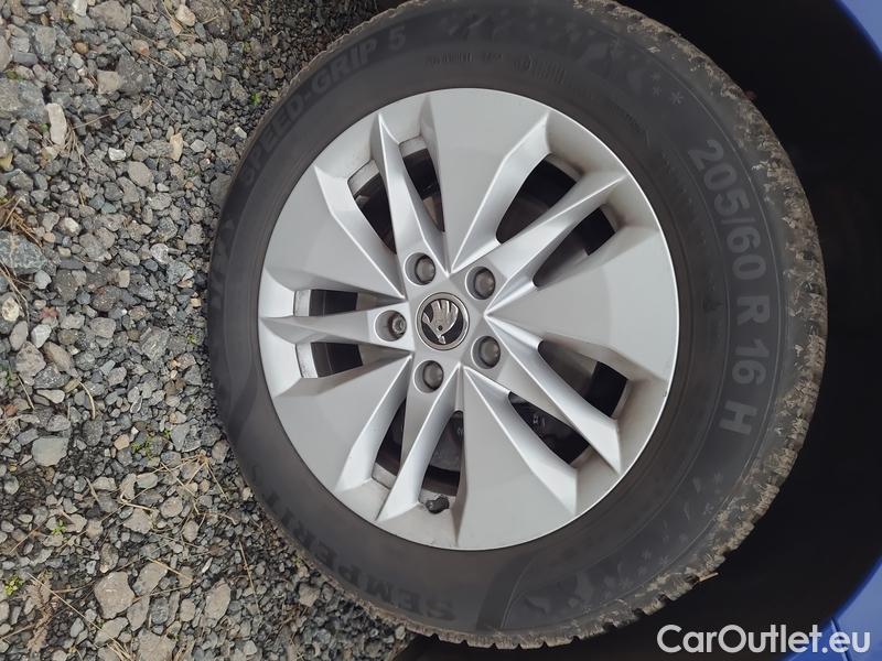  Skoda  Octavia  Lim. (NX3)(2020) Oct. 2.0TDI 110 Ambition AT 5d #7