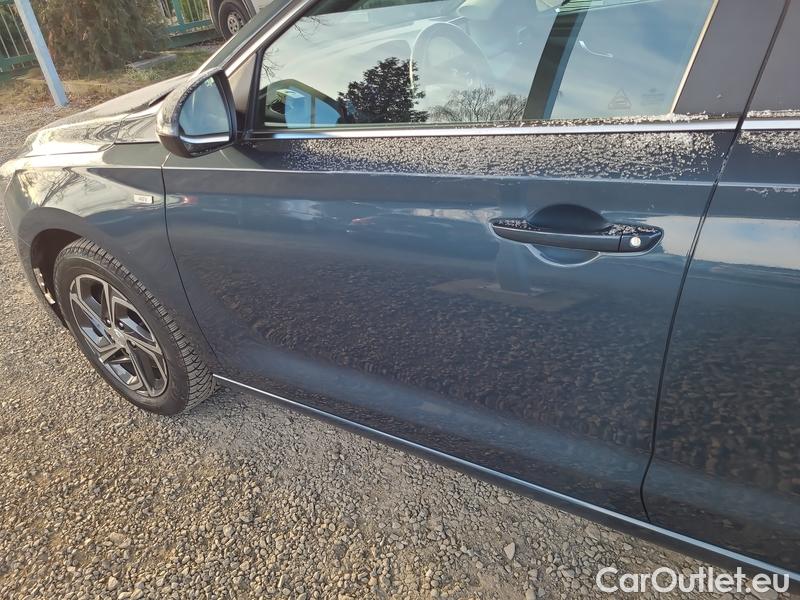  Hyundai  i30  (PD)(01.2017  ->)  kom.1.5TGDI FamilySmart AT #3