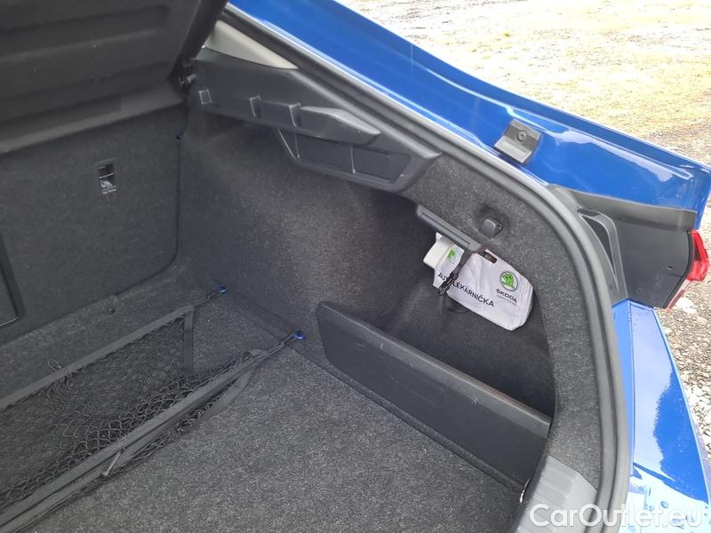  Skoda  Octavia  Lim. (NX3)(2020) Oct. 2.0TDI 110 Ambition AT 5d #11