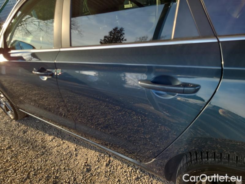  Hyundai  i30  (PD)(01.2017  ->)  kom.1.5TGDI FamilySmart AT #5