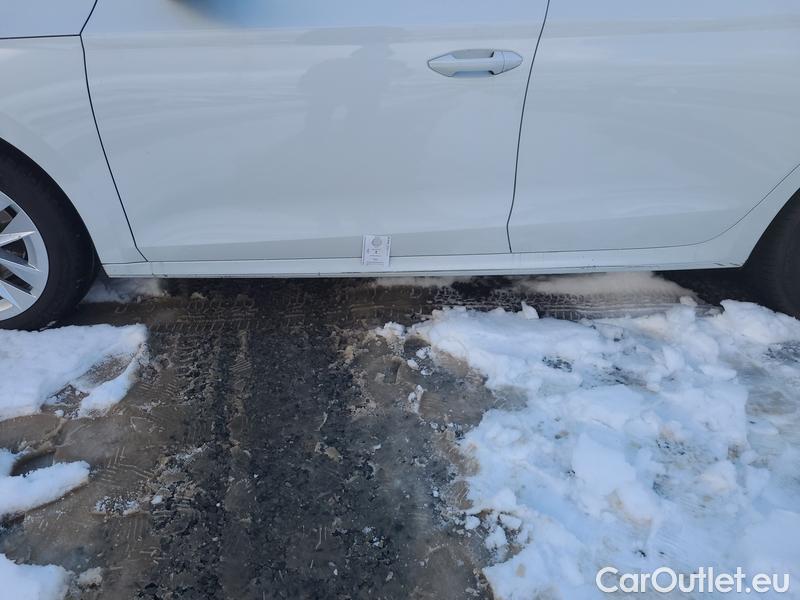  Skoda  Octavia  Lim. (NX3)(2020) Oct. 2.0TDI 110 Style AT 5d #8