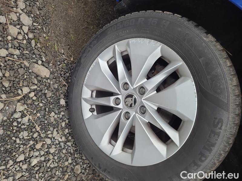  Skoda  Octavia  Lim. (NX3)(2020) Oct. 2.0TDI 110 Ambition AT 5d #4