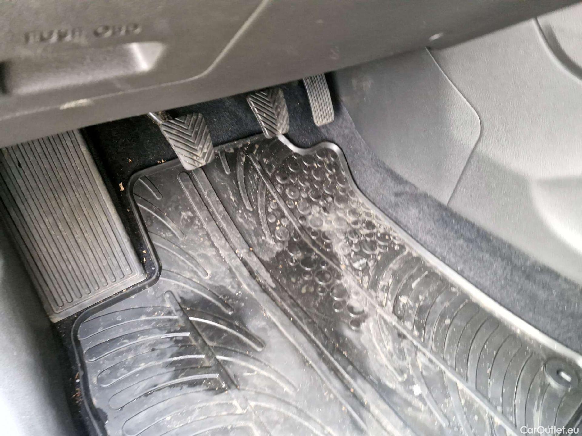  Hyundai  i30  Fastback (2018 ->)  FB 1.5TGDI 118 Smart #13