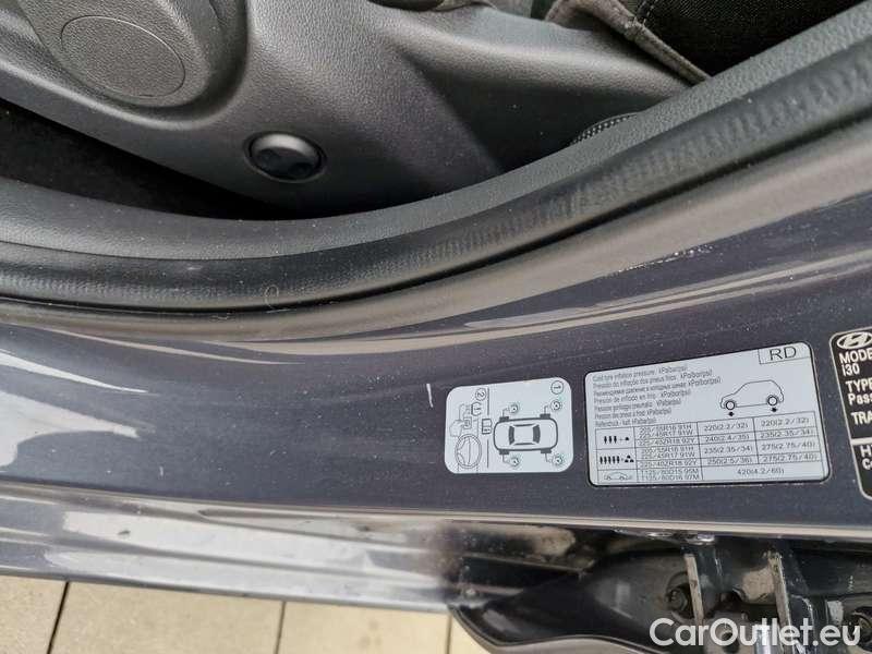  Hyundai  i30  Fastback (2018 ->)  FB 1.5TGDI 118 Smart #8