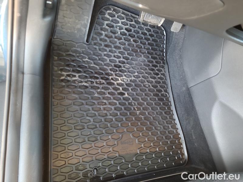  Hyundai  i30  (PD)(01.2017  ->)  kom.1.5TGDI FamilySmart AT #6