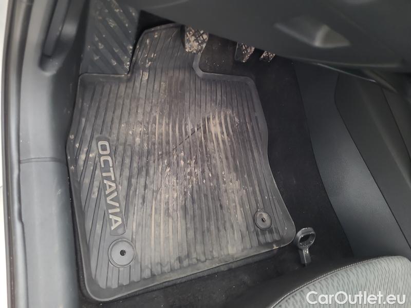  Skoda  Octavia  Combi (NX3)(2020) Oct.Combi 2.0TDI 85 Style #13