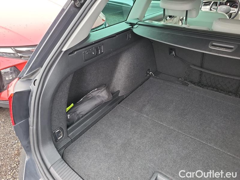  Volkswagen  Passat  Variant (CB5) (2019) Pas.Var.2.0TDI 110 Elegance #16