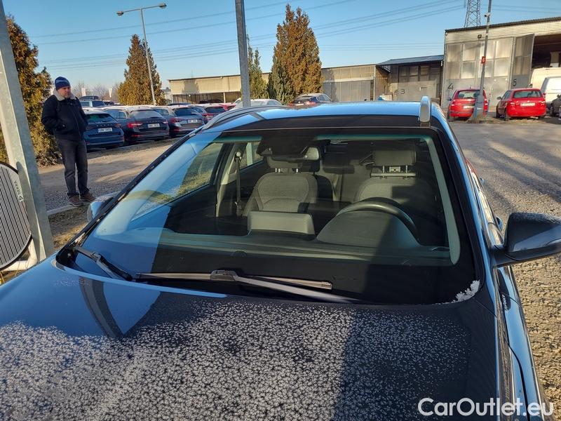  Hyundai  i30  (PD)(01.2017  ->)  kom.1.5TGDI FamilySmart AT #1