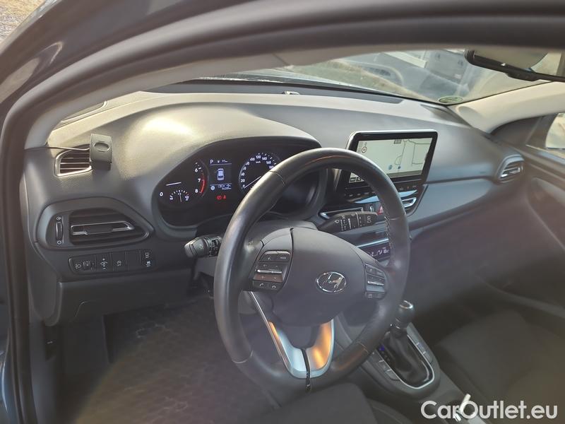  Hyundai  i30  (PD)(01.2017  ->)  kom.1.5TGDI FamilySmart AT #5