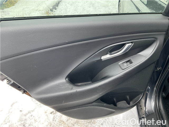  Hyundai  i30  FB 1.0TGDI 120 Smart AT #17