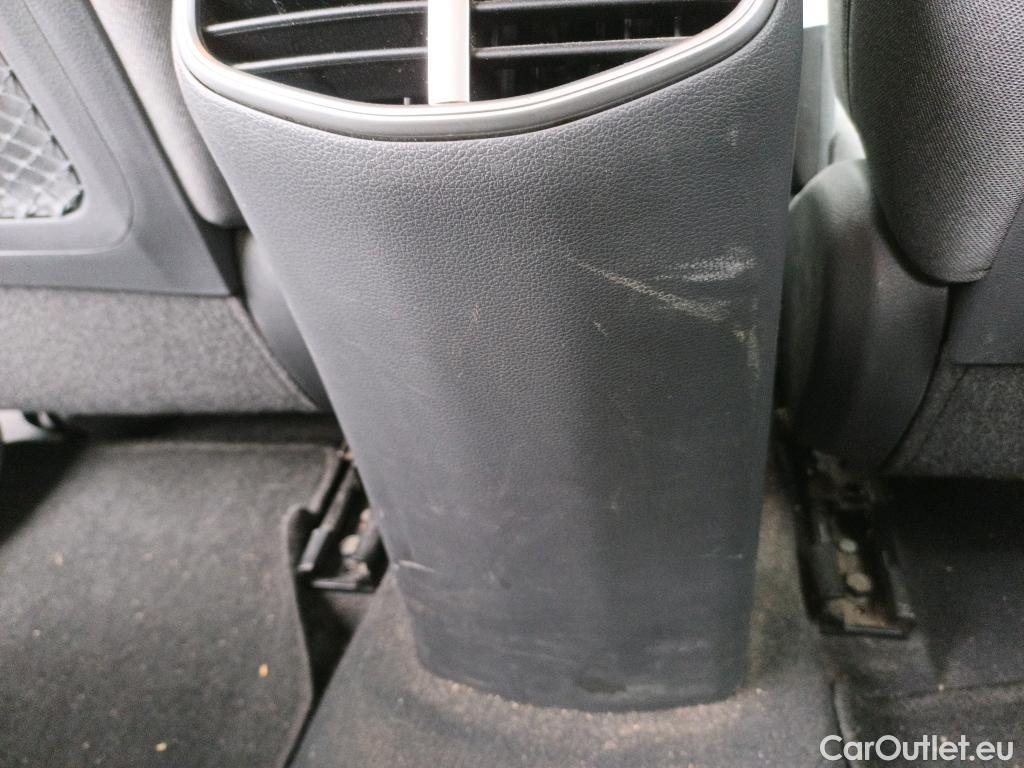  Hyundai   Ioniq HYUNDAI / 2019 / 5P / berlina con portón 1.6 GDI PHEV Tecno DCT #2