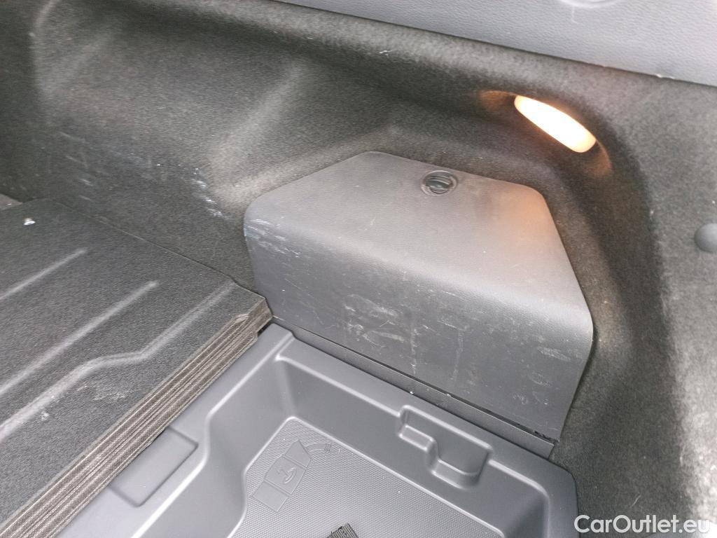  Hyundai   Ioniq HYUNDAI / 2019 / 5P / berlina con portón 1.6 GDI PHEV Tecno DCT #19