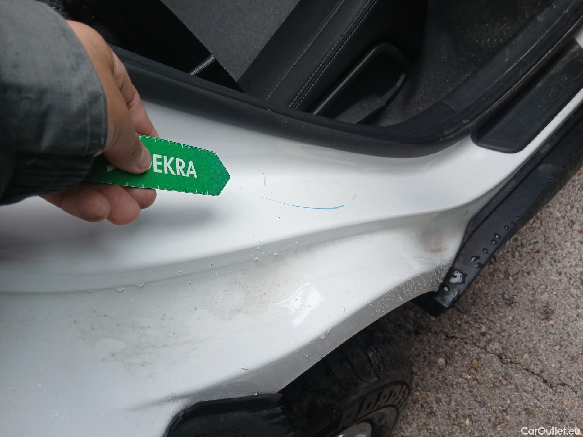  Hyundai  Tucson HYUNDAI  / 2018 / 5P / todoterreno 1.6 CRDI 85kW (116CV) 48V SLE 4X2(SP)(SL) #9