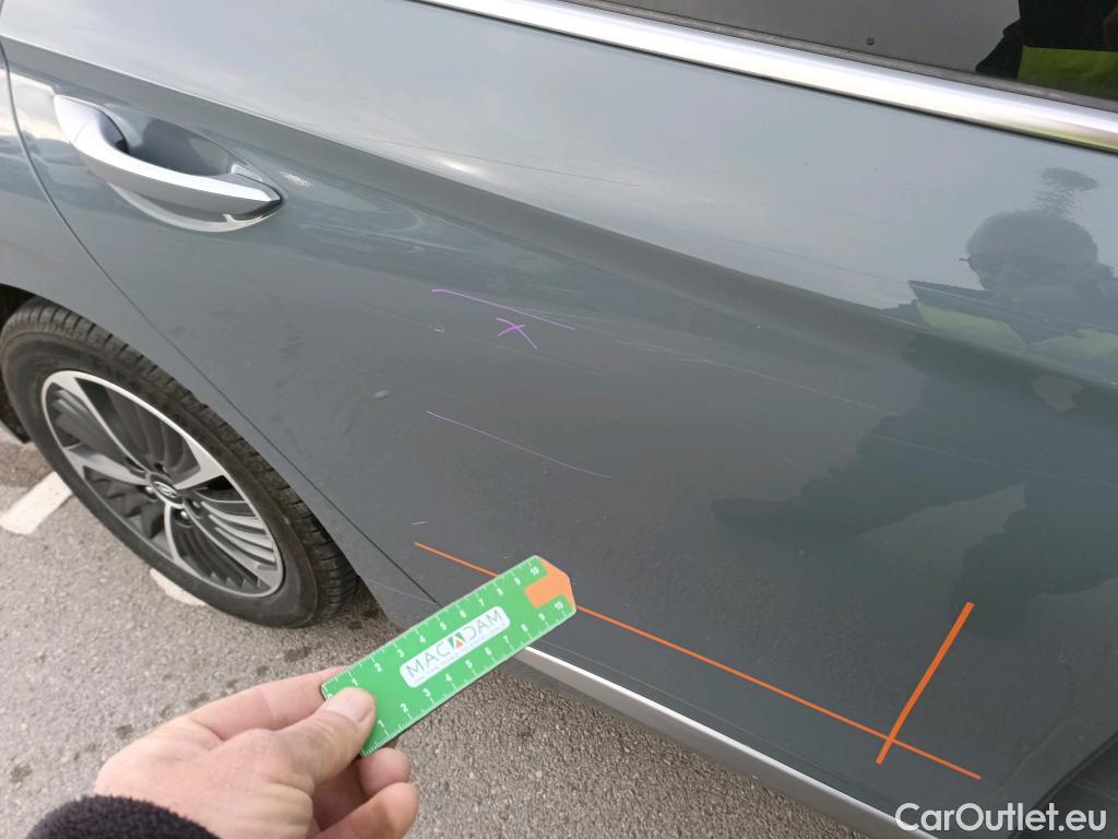  Hyundai   Ioniq HYUNDAI / 2019 / 5P / berlina con portón 1.6 GDI PHEV Tecno DCT #9