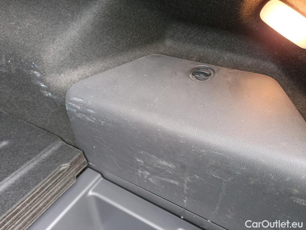  Hyundai   Ioniq HYUNDAI / 2019 / 5P / berlina con portón 1.6 GDI PHEV Tecno DCT #20