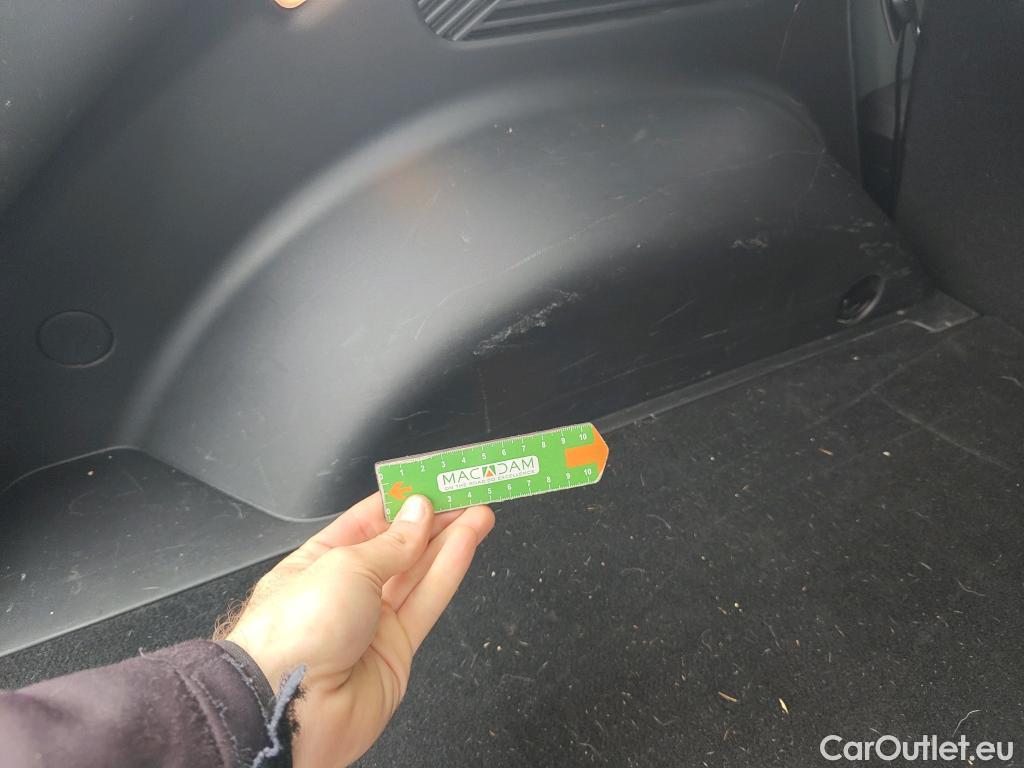  Hyundai   Ioniq HYUNDAI 5 / 2021 / 5P / todoterreno 58KWH Light RWD #21