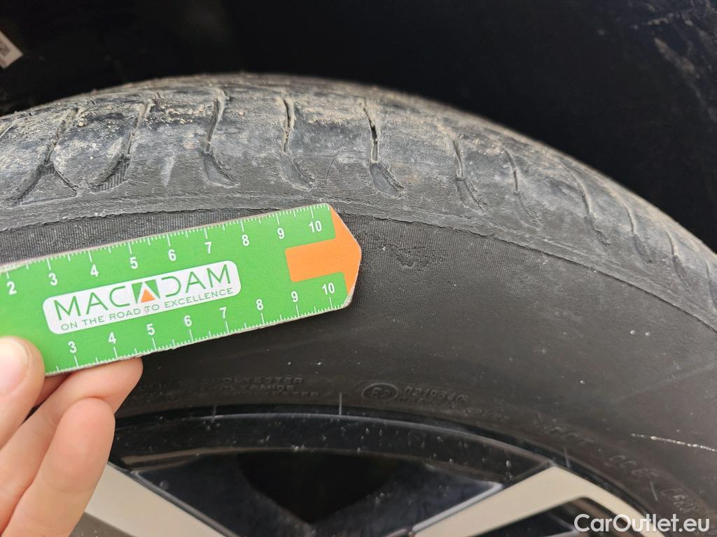  Hyundai   Ioniq HYUNDAI 5 / 2021 / 5P / todoterreno 58KWH Light RWD #12