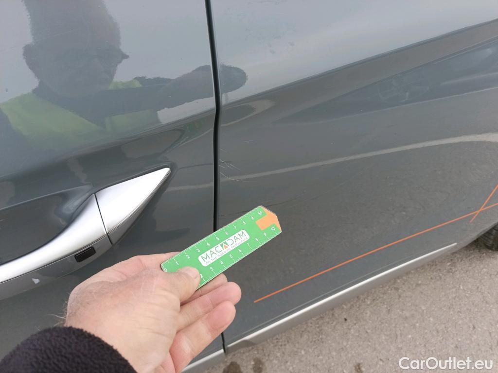  Hyundai   Ioniq HYUNDAI / 2019 / 5P / berlina con portón 1.6 GDI PHEV Tecno DCT #5