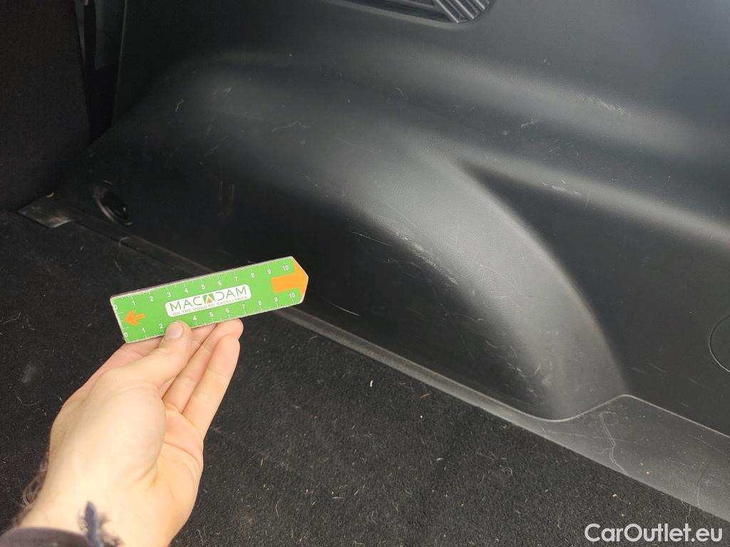  Hyundai   Ioniq HYUNDAI 5 / 2021 / 5P / todoterreno 58KWH Light RWD #19