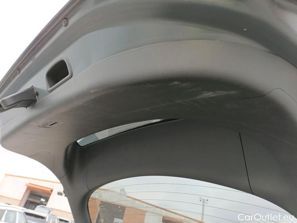  Hyundai   Ioniq HYUNDAI / 2019 / 5P / berlina con portón 1.6 GDI PHEV Tecno DCT #13