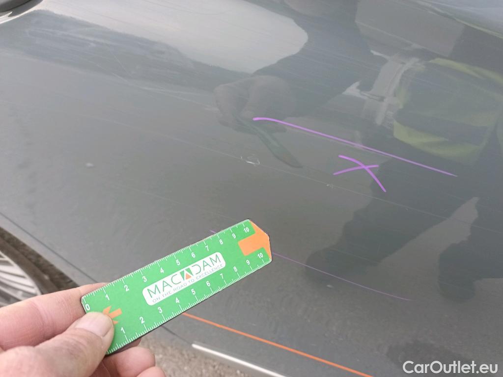  Hyundai   Ioniq HYUNDAI / 2019 / 5P / berlina con portón 1.6 GDI PHEV Tecno DCT #10